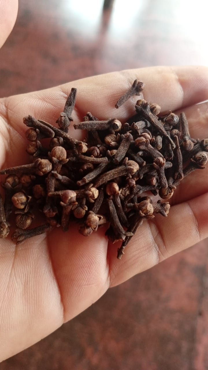 Dried cloves